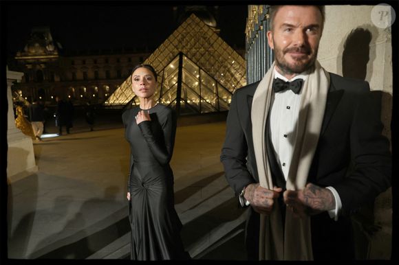 Exclusif - Victoria et David Beckham au dîner organisé à l'issue du vernissage de l'exposition "Louvre Couture, Objets d'Art, Objets de mode" à Paris en marge de la fashion week PAP automne/hiver 2025-2026 à Paris le 4 mars 2025.

© Alain Guizard / Bestimage