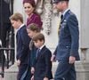 Pour l'occasion, la famille royale britannique était réunie aux abords du palais de Buckingham
Catherine (Kate) Middleton, princesse de Galles, Le prince George de Galles, La princesse Charlotte de Galles, Le prince Louis de Galles, Le prince William, prince de Galles lors des commémorations saluant l'action des vétérans britanniques lors de la Seconde guerre mondiale au palais de Buckingham le 5 mai 2025© Julien Burton / Bestimage