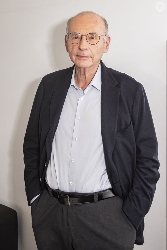 A cette occasion, il a évoqué comment l'amour agit sur le cerveau d'un enfant.

Exclusif - Boris Cyrulnik - Backstage de l'émission OEED (On Est En Direct) , présentée par Laurent Ruquier et diffusée en direct le 20 Février 2021 sur France2 à Paris, France. © Jack Tribeca/Bestimage