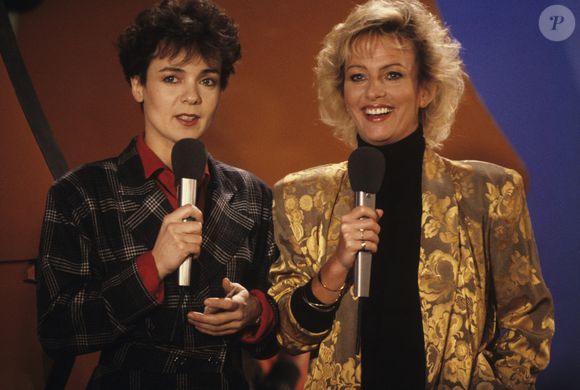 Archives - En France, à Paris, sur le plateau, de gauche à droite, Fabienne EGAL et Evelyne LECLERCQ 

Gérard Letellier via Bestimage