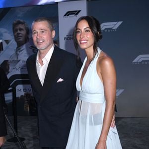 Brad Pitt et Ines de Ramon assistent à la première mondiale du film Apple Original Films 'F1 : The Movie' à Times Square à New York. Le 16 juin 2025. © Photo Image Press via ZUMA Press Wire