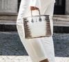 Nicolas Puech, héritier de la maison Hermès, réclame que la justice fasse la lumière sur la disparition de six millions de ses actions, estimées à près de 14,5 milliards d’euros.
Jordyn Woods assiste au défilé Hermès dans le cadre de la Fashion Week Homme de Paris, à Paris, France. Photo de Nasser Berzane/ABACAPRESS.COM