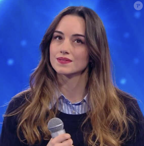 Sandy, l'actuelle maestro de N'oubliez pas les paroles sur France 2