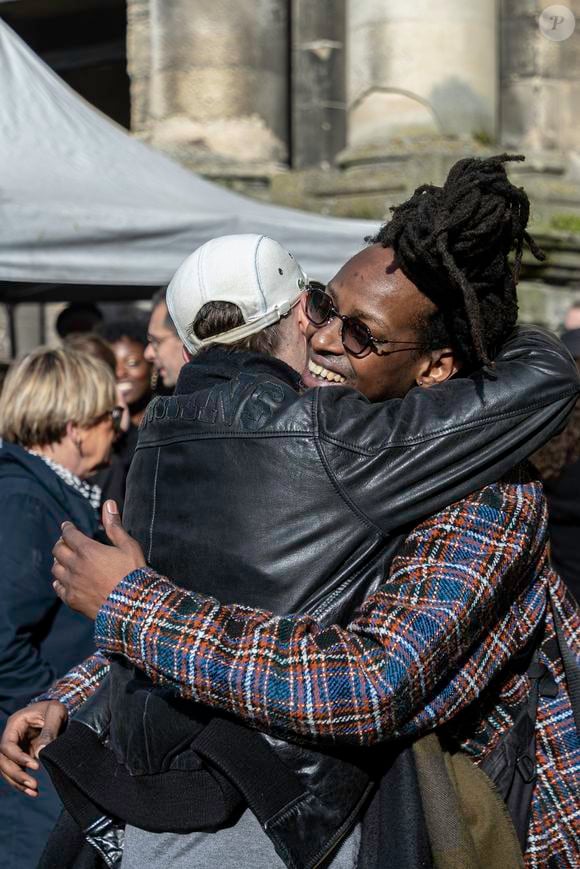 Hommage au chanteur Naâman, sur la place rebaptisée à son nom à Dieppe, le 23 février 2025.

Photo : Florian Savina / Bestimage