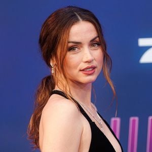 Mais pour l’instant, rien n'a été officialisé. Tom Cruise et Ana de Armas seront en 2027 à l'affiche du film "Deeper", un film fantastique réalisé par Doug Liman.

Ana de Armas - Première du film "Ballerina" à Berlin, le 26 mai 2025. Backgrid UK/ Bestimage