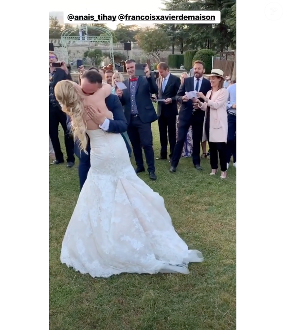 que le comédien et celle qui partage sa vie avaient scellé leur union devant une foule de personnalités.

François-Xavier Demaison et Anaïs Tihay se sont mariés le 7 juin 2019 dans les Pyrénées-Orientales, unis à la mairie de Perpignan avant de célébrer leurs noces au château de Valmy à Argelès-sur-Mer. Image Instagram.