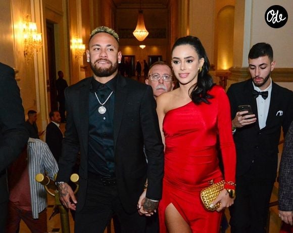 Neymar Jr et sa compagne Bruna Biancardi lors de la deuxième édition du « Prêmio Fui Clear 2023 » au Palace Hotel Copacabana à Rio de Janeiro, au Brésil, le 27 juin 2023. Backgrid USA / Bestimage