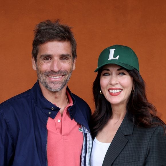 Arnaud Clément partage la vie de la chanteuse Nolwenn Leroy.

Nolwenn Leroy et son compagnon Arnaud Clément au village lors des Internationaux de France de Tennis de Roland Garros, à Paris, France. © Jacovides-Moreau/Bestimage
