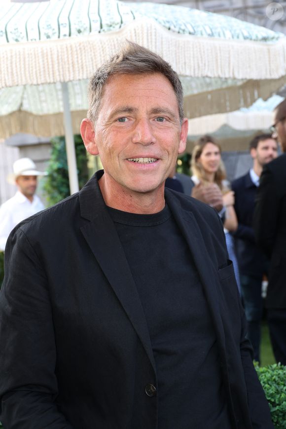 Ce département, où résident de nombreuses célébrités, est le deuxième plus riche de France.

Exclusif - Daniel Riolo - Inauguration du Rooftop "Le Marta - Jardin suspendu" au sommet de l'hôtel Barrière Fouquet's à Paris le 26 juin 2024.  © Coadic Guirec / Bestimage