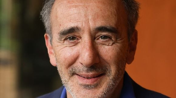 Entre tournage et vie de papa : Elie Semoun retrouve son bébé de quelques semaines et partage des images de moments simples ensemble