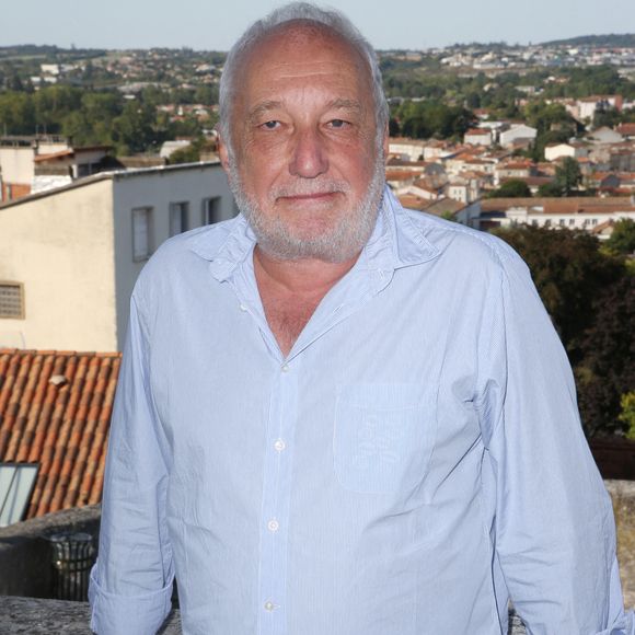François Berléand pose lors de la séance photo de « Deux moi » dans le cadre du 12e Festival du film d'Angoulême, à Angoulême, en France, le 21 août 2019. Photo de Jérôme Domine/ABACAPRESS.COM