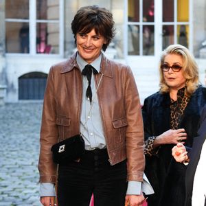 Ines de la Fressange and Catherine Deneuve attends La Rose Vivier as part of Paris Fashion Week on March 06, 2025 in Paris, France © Lucia Sabatelli / Bestimage