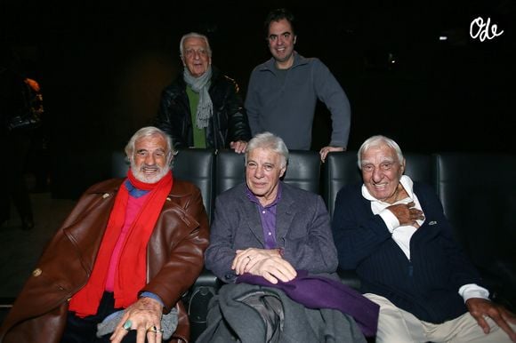 Dans les commentaires, de nombreux internautes ont adressé leur soutien à la famille Belmondo et souhaité à Alain Belmondo de reposer en paix.

Alain Belmondo, Olivier Belmondo, Jean-Paul Belmondo, Guy Bedos et Charles Gérard - Avant-première parisienne du documentaire "Belmondo par Belmondo" au cinéma Publicis à Paris, le 15 décembre 2015. © Sébastien Valiela / Bestimage