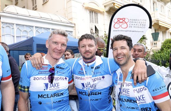 Semi-exclusif - No Tabloids - Gareth Wittstock, guest - Le prince Albert II de Monaco participe à une randonnée à vélo de Saint-Tropez à la Principauté de Monaco en 4 heures et 15 minutes, au profit de la Fondation de la Princesse Charlène de Monaco le 27 avril 2025. © Claudia Albuquerque/Bestimage