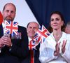 Elle portait la même tenue qu'il y a plusieurs semaines, lors d'un concert marquant le 80e anniversaire du jour de la Victoire en Europe.
Le prince William, prince de Galles, et Catherine (Kate) Middleton, princesse de Galles - Des membres de la famille royale assistent à un concert marquant le 80e anniversaire du jour de la Victoire en Europe à Horse Guards Parade, Londres, Royaume-Uni, le 8 mai 2025.
Copyright : Ian Vogler/WPA-Pool