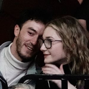 Las Vegas, Nevada  - EXCLUSIF  -  Jazz Agassi, la fille discrète des légendes du tennis Andre Agassi et Steffi Graf, a été aperçue en train de flirter et d'embrasser un homme inconnu alors qu'elle regardait ses parents s'affronter au Pickleball Slam 3 à Las Vegas. Le 16 février 2025. (Backgrid USA / Bestimage).