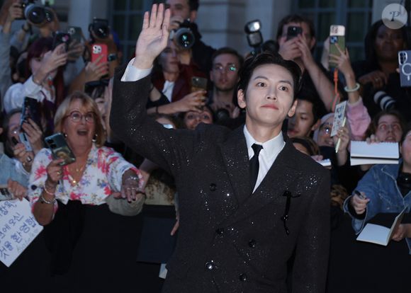 Ji Chang- wook arrive au défilé Tom Ford Collection Femme Prêt-à-Porter Printemps/Eté 2026 lors de la Fashion Week de Paris (PFW) a Paris, France, le 1 Octobre 2025. 
© Denis Guignebourg/Bestimage