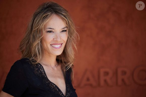 La boxe pourrait-elle être le secret derrière le corps de Élodie Fontan ? 

Elodie Fontan au village lors des Internationaux de France de tennis de Roland Garros 2023, à Paris, France, le 3 juin 2023. © Cyril Moreau/Bestimage