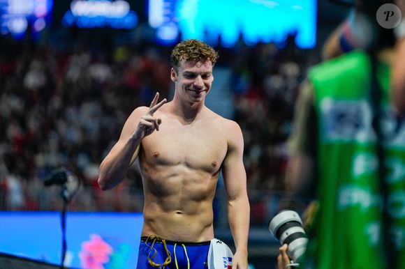 Leon Marchand, de France, bat le record du monde du 200 mètres quatre nages individuel masculin lors de la demi-finale des Championnats du monde de natation à Singapour, le 30 juillet 2025. Photo de Antoine Lapeyre/ABACAPRESS.COM