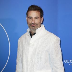 Richard Orlinski - Photocall du Global Gift Gala Paris à l'hôtel Four Seasons George V à Paris le 8 novembre 2025. © Marc Ausset-Lacroix/Bestimage