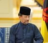 Le sultan du Brunei, Hassanal Bolkiah, est l’un des hommes les plus riches du monde avec une fortune estimée à près de 18 milliards d’euros, héritée des réserves de pétrole et de gaz de son pays. 

Le prince héritier d'Arabie saoudite Mohammed bin Salman Al Saud (connu sous le nom de MBS) reçoit Hassanal Bolkiah, sultan de Brunei Darussalam, au palais royal de Jeddah, en Arabie saoudite. Photo by Balkis Press/ABACAPRESS.COM