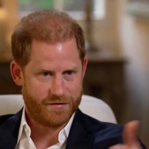 Voilà qu'il a fait une apparition dans une émission que le prince Harry déteste car elle est présentée par un homme qui a insulté sa femme Meghan

Interview du prince Harry pour la BBC
© BBC/JLPPA / Bestimage