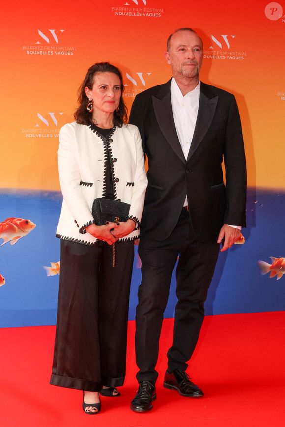 Sandrine Brauer, Déléguée Générale du festival et Jérôme Pulis, Président et co-fondateur du festival au Théatre de la Gare du Midi à Biarritz,le 24 juin 2025. ©Jean-Marc Lhomer/Bestimage.
