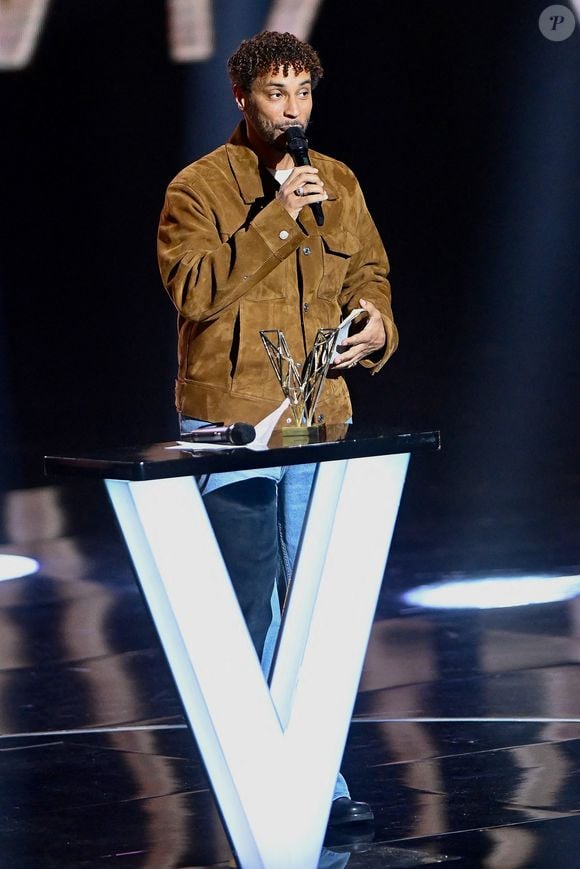 Disiz reçoit le prix de l'artiste masculin de l'année lors de la 41e cérémonie des Victoires de la Musique à La Seine Musicale le 13 février 2026 à Boulogne-Billancourt, France. Photo de Franck Castel /ABACAPRESS.COM