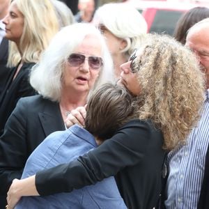 Roselyne Bracchi (femme de Pierre Bellemare) et sa fille Maria-Pia Bellemare - Obsèques de Pierre Bellemare à l'église Saint-Roch de Paris, France, le 31 mai 2018.