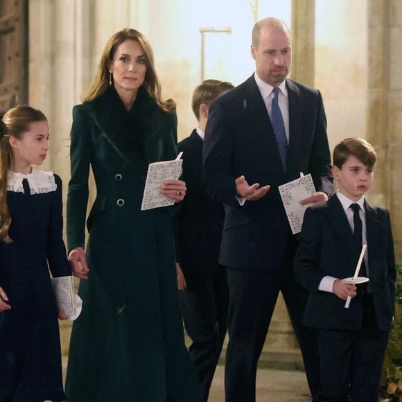 Le prince et la princesse de Galles partent avec leurs enfants, la princesse Charlotte, le prince George (obscurci) et le prince Louis, après le service de chants Together At Christmas à l'abbaye de Westminster à Londres. Date de la photo : Vendredi 5 décembre 2025. ... Chants de Noël Ensemble 2025 le 5 décembre 2025. Photo : Chris Jackson/PA Wire / ABACA