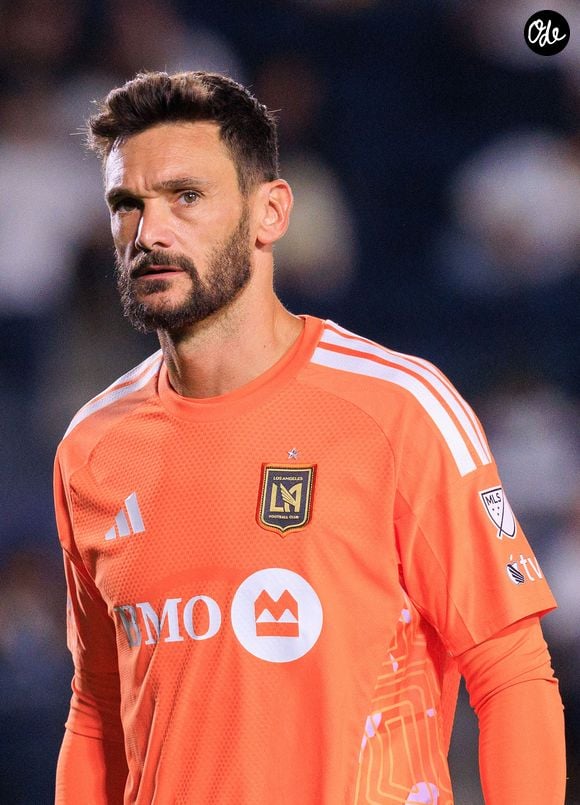 Hugo et Mairne Lloris et leurs trois enfants vivent à Los Angeles depuis presque trois ans

17 juillet 2026, Carson, Californie, États-Unis : Le gardien de but Hugo Lloris (n° 1) du LAFC lors d'un match de saison régulière de la MLS contre le LA Galaxy, vendredi 17 juillet 2026, au stade Dignity Health Sports Park de Carson, en Californie. Le Galaxy s'incline face au LAFC, 0-3. JAVIER ROJAS/PI (Crédit photo : © PI via ZUMA Press Wire/ABACAPRESS.COM)
