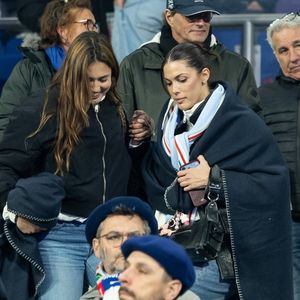 Exclusif - Manon Mittenaere, soeur d'Iris, Iris Mittenaere lors du match de rugby du Tournoi des Six Nations France contre Angleterre au Stade de France à Saint-Denis le 14 mars 2026. © AGENCE / BESTIMAGE