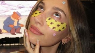 Visage marqué par les cernes : 5 astuces faciles et efficaces pour les atténuer