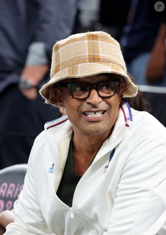 (Info : Joakim Noah et sa femme Lais Ribeiro attendent leur premier enfant ensemble ; Yannick Noah grand-père) - Yannick Noah - Les célébrités en tribunes pendant l'épreuve de basketball de Demi-Finale opposant la France à l'Allemagne lors des Jeux Olympiques de Paris 2024 (JO) à l'Arena Bercy, à Paris, France, le 8 août 2024. © Jacovides-Perusseau/Bestimage