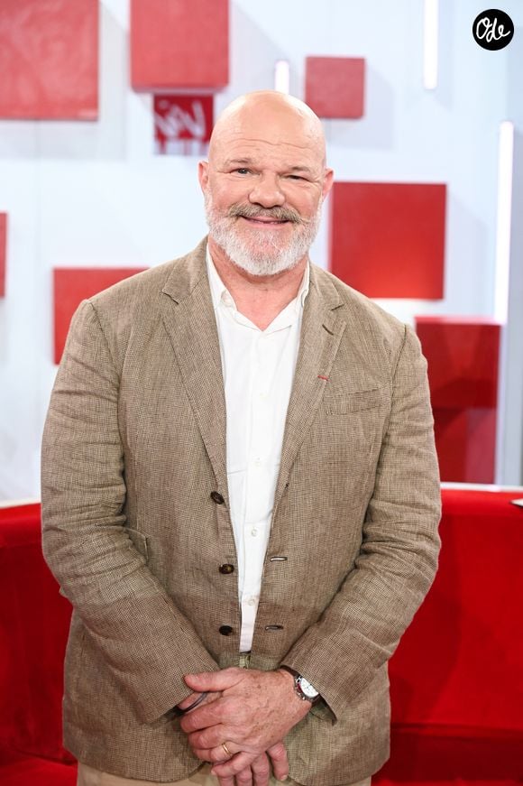 Philippe Etchebest lors de l'enregistrement de l'émission Vivement dimanche au studio Rive gauche, présentée par M.Drucker, diffusée sur France 3 le 17 mai 2026, à Paris, France, le 21 avril 2026. © Guillaume Gaffiot/Bestimage