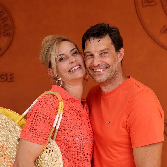 Elodie Gossuin préfère une vie flexible plutôt qu’une routine trop stricte.

Élodie Gossuin et son mari Bertrand Lacherie au photocall du village lors des Internationaux de France de Tennis de Roland Garros 2026, à Paris, France, le 30 mai 2026. © Dominique Jacovides/Bestimage