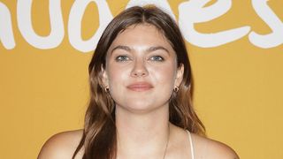 "Ça, c'était bien intense !" : Louane prise de court par une question, la chanteuse révèle avoir tout prévu pour sa fille Esmée
