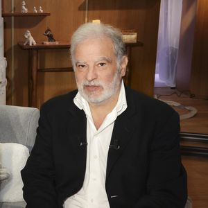 Exclusif - Raphaël Mezrahi, lors de la présentation de l'équipe et du plateau de la nouvelle émission "Animalement Vôtre" présentée par Bernard Montiel et diffusée le dimanche 9 novembre dès 15.45 sur France 3, à Paris, France, le 13 octobre 2025. © Jack Tribeca/Bestimage