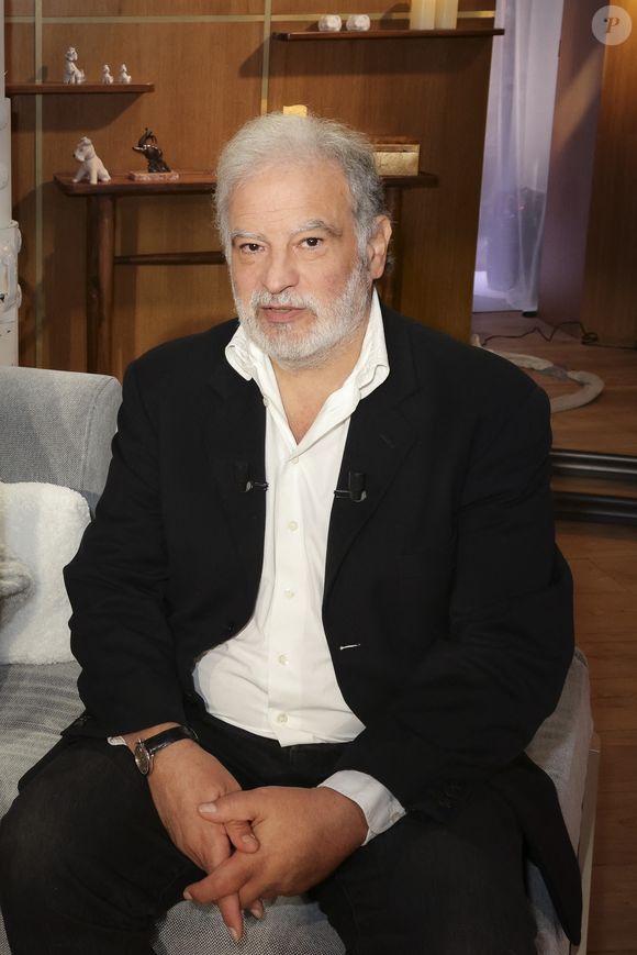 Exclusif - Raphaël Mezrahi, lors de la présentation de l'équipe et du plateau de la nouvelle émission "Animalement Vôtre" présentée par Bernard Montiel et diffusée le dimanche 9 novembre dès 15.45 sur France 3, à Paris, France, le 13 octobre 2025. © Jack Tribeca/Bestimage