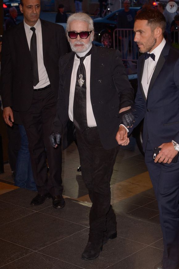 Karl Lagerfeld arrivant à la soirée Chanel x Vanity Fair lors du 71e Festival de Cannes à Cannes, France, le 9 mai 2018. ©Julien Reynaud/APS-Medias/ABACAPRESS.COM