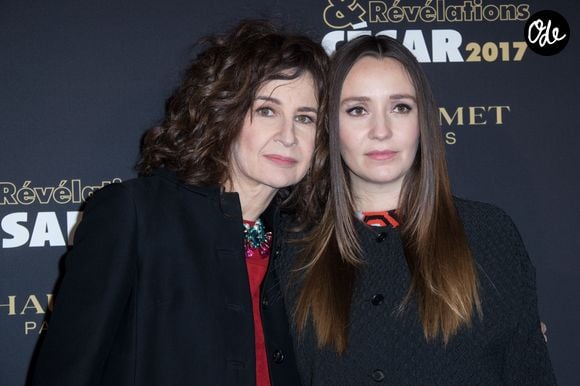 Valérie Lemercier et Ginger Romàn - Soirée des Révélations César 2017 dans les Salons Chaumet à Paris le 16 janvier 2017. 

© Cyril Moreau/Bestimage