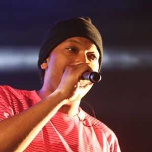 Ce lundi 23 juin 2025, Doc Gynéco a annoncé sur le réseau social X l’annulation de ses prochains concerts,

Exclusif - Jour 3 - Doc Gynéco interprète son album "Première consultation" en live au théâtre de la Verdure lors du festival Calvi on the Rocks à Calvi en Corse. © Olivier Huitel/Crystal-Bestimage