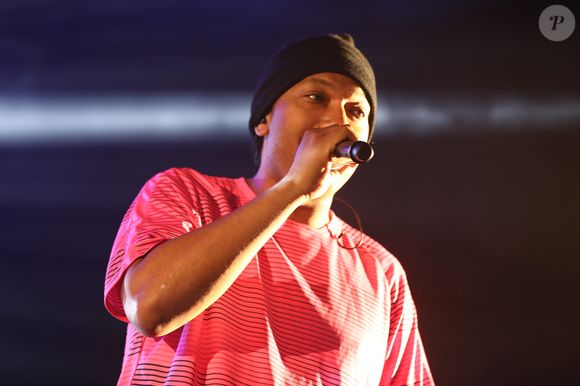 Ce lundi 23 juin 2025, Doc Gynéco a annoncé sur le réseau social X l’annulation de ses prochains concerts,

Exclusif - Jour 3 - Doc Gynéco interprète son album "Première consultation" en live au théâtre de la Verdure lors du festival Calvi on the Rocks à Calvi en Corse. © Olivier Huitel/Crystal-Bestimage