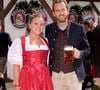 Fin 2023, la famille a emménagé dans une villa au sud de Munich, l’ancienne résidence de Lucas Hernández.

Harry Kane et sa femme Kate
Visite du FC Bayern Munich à la Wiesn 2026, dans le cadre de la 191e Oktoberfest (Wiesn / Theresienwiese / site de la fête), à la Käfer Wiesn-Schänke à Munich
Agency People Image (c) Andy Knoth
