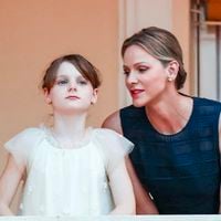 Pour le bien-être de Jacques et Gabriella, Charlène de Monaco leur transmet ces gestes simples du quotidien... des réflexes salués par les experts