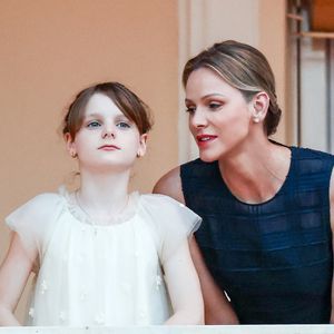 Charlène de Monaco s’est confiée dans "Gala" sur son rapport au temps qui passe et sur l’importance qu’elle accorde à la prévention. 


Le prince Albert II de Monaco, la princesse Charlène de Monaco, le prince Jacques de Monaco, marquis des Baux, et la princesse Gabriella de Monaco, comtesse de Carladès lors de la célébration de la fête de la Saint-Jean sur la Place du Palais princier de Monaco.  © Claudia Albuquerque/Bestimage