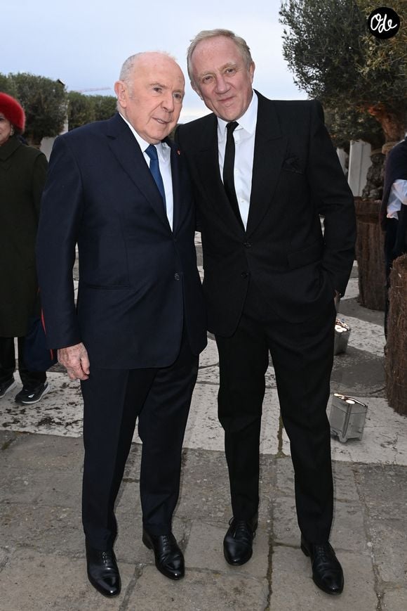 Le fils de Bernard Arnault rejoint notamment François et François-Henri Pinault ainsi que Xavier Niel parmi les actionnaires de cette maison historique. 

Francois Pinault, Francois Henri Pinault - La famille Pinault est réunie au dîner de gala de la Fondation Cini juste avant la 60ème biennale de Venise le 17 avril 2024. SGP / BESTIMAGE