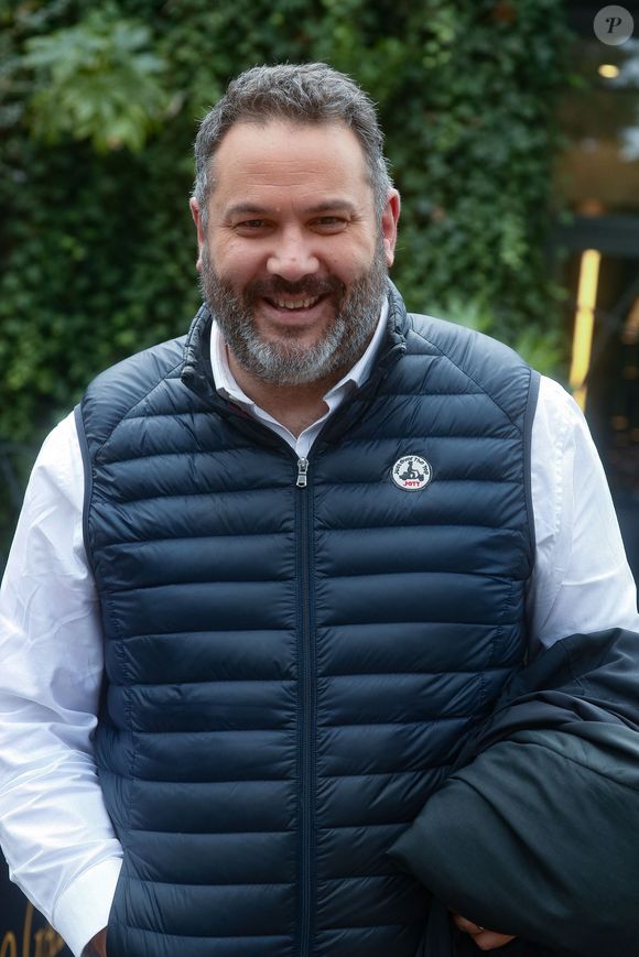 Bruce Toussaint - Arrivées à l'enregistrement de l'émission "Vivement Dimanche", présentée par M.Drucker et diffusée sur France 3 le 19 novembre, au Studio Gabriel à Paris. Le 31 octobre 2023
© Christophe Clovis / Bestimage