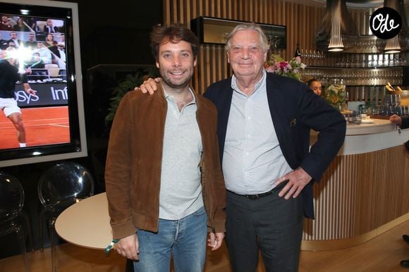Exclusif - Benjamin Duhamel et son père Patrice Duhamel au déjeuner dans la loge de France Télévision à Roland Garros 2025, à Paris, le 6 Juin 2025. 

© Bertrand Rindoff/Bestimage