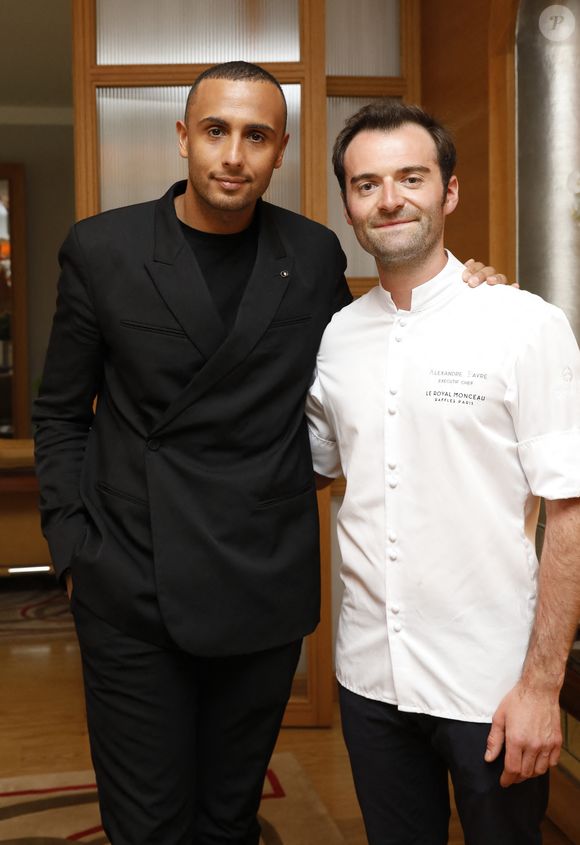 "J'ai voulu recréer mon appartement en hommage à mes années difficiles", a-t-il confié.

Exclusif - Yazid Ichemrahen et Alexandre Favre, Chef Pâtissier Exécutif du Royal Monceau - Raffles Paris - Le Royal Monceau - Raffles Paris confie les rênes de sa pâtisserie à Y.Ichemrahen, globe-trotter formé auprès des plus grands noms de la profession et Champion du Monde de Pâtisserie "Desserts Glacés"

Paris le 28 mai 2024.